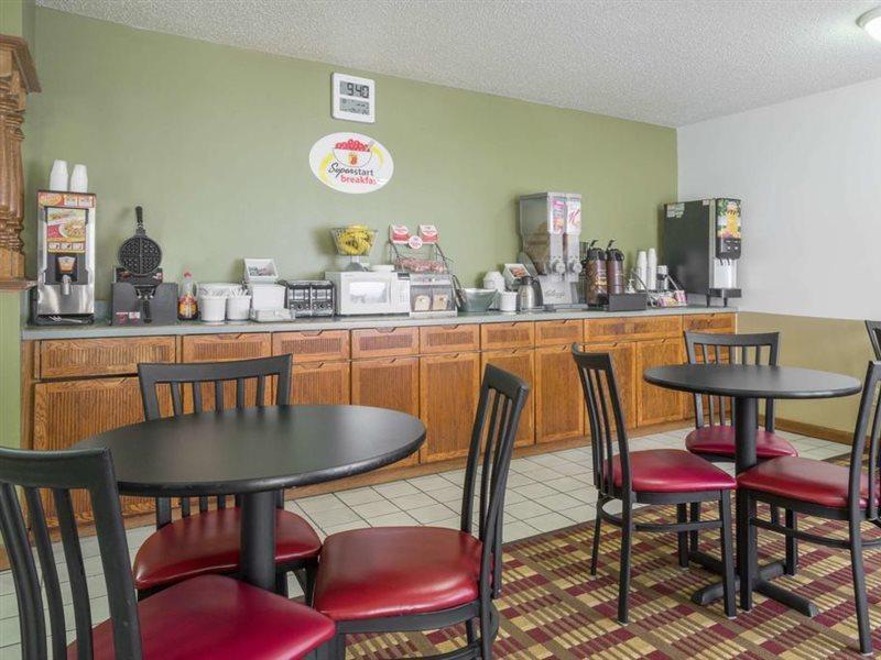 Super 8 By Wyndham Fond Du Lac Εξωτερικό φωτογραφία