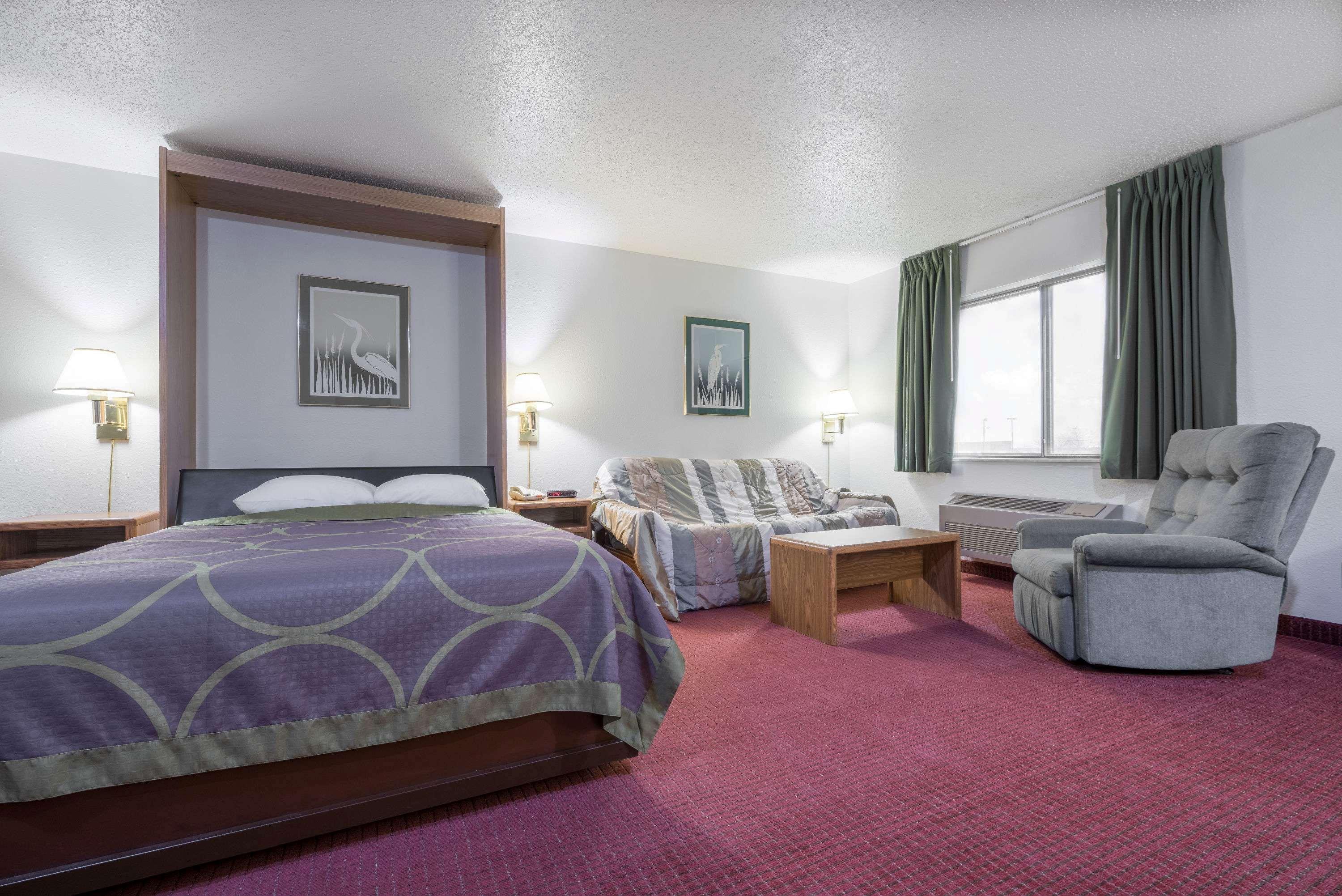 Super 8 By Wyndham Fond Du Lac Εξωτερικό φωτογραφία