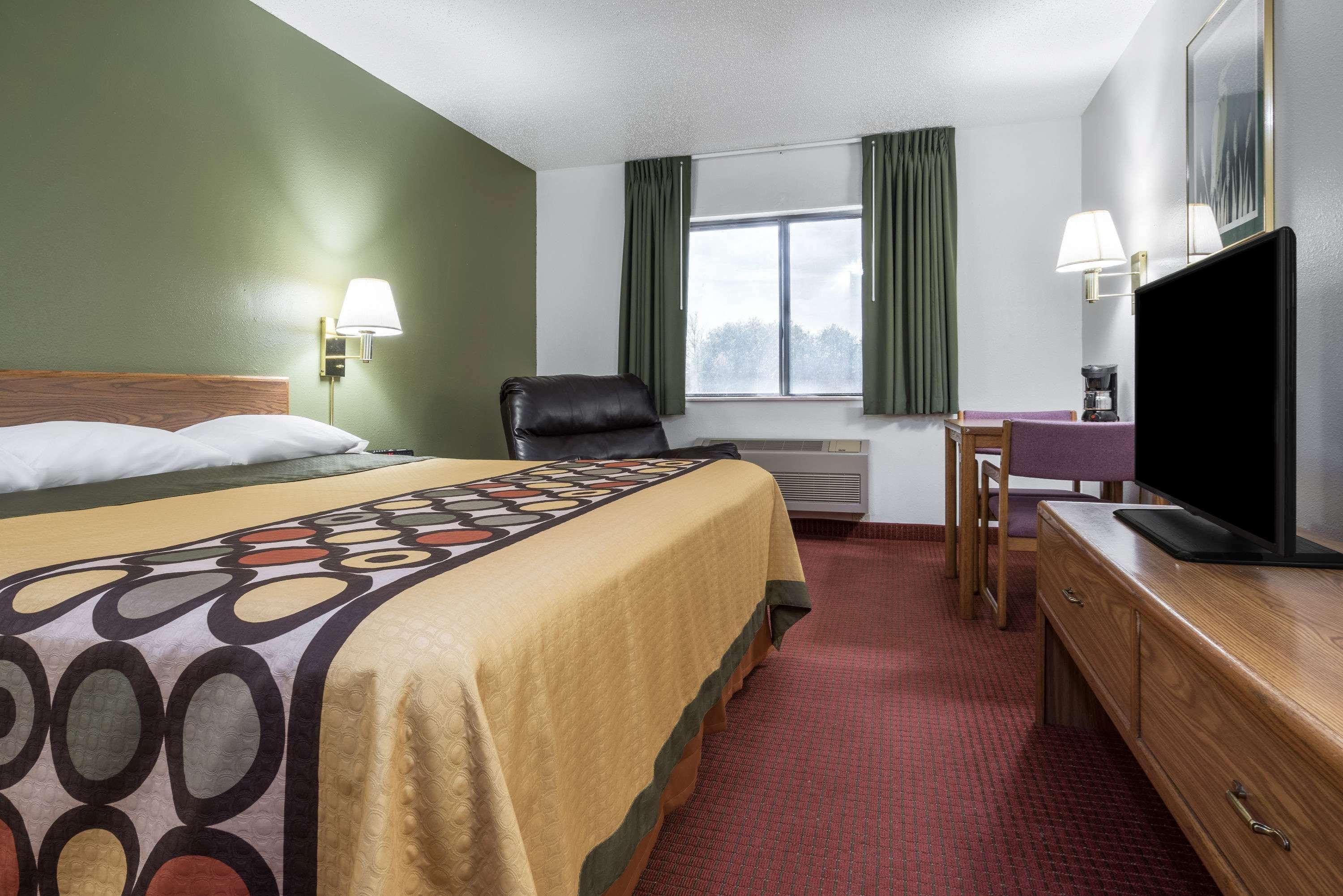 Super 8 By Wyndham Fond Du Lac Εξωτερικό φωτογραφία