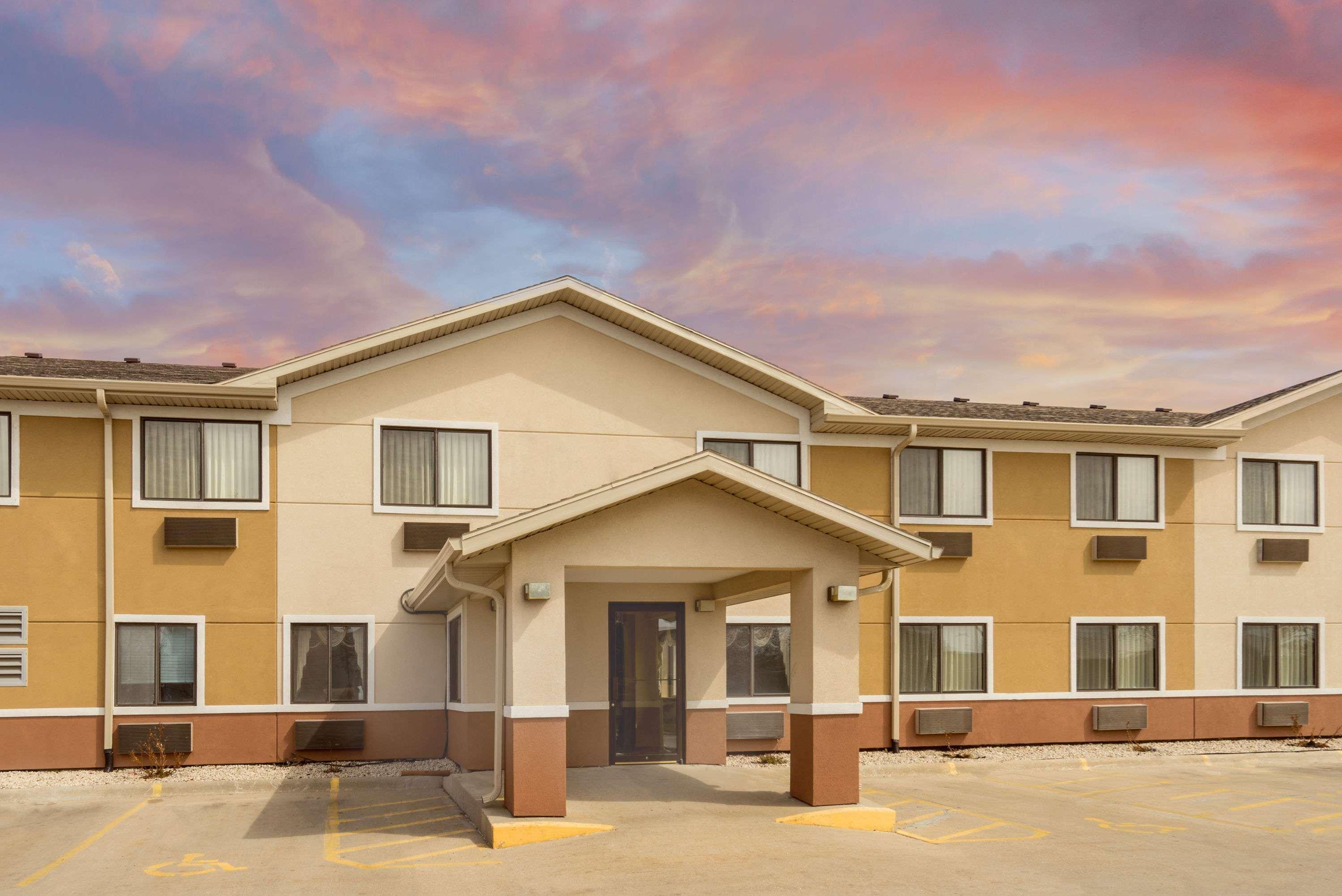 Super 8 By Wyndham Fond Du Lac Εξωτερικό φωτογραφία