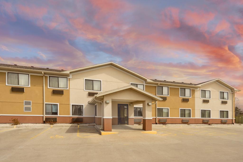 Super 8 By Wyndham Fond Du Lac Εξωτερικό φωτογραφία